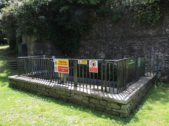 Environment Agency on sluice